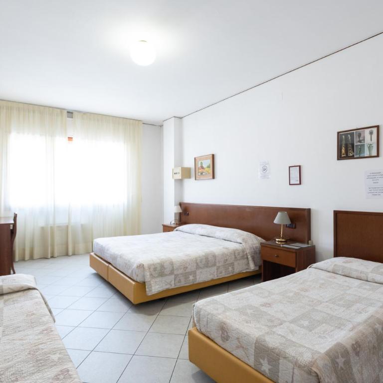 Hotel Venca' - Camera Quadrupla Premium con Vista Canale - 3