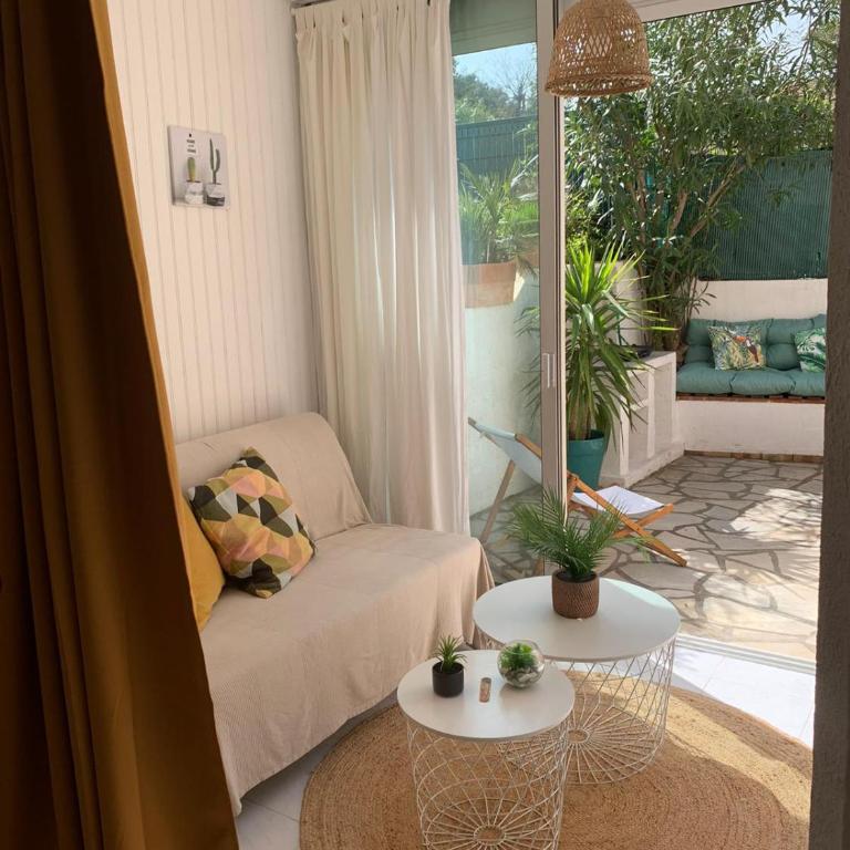 Bright studio with small terrace - Studio - 1