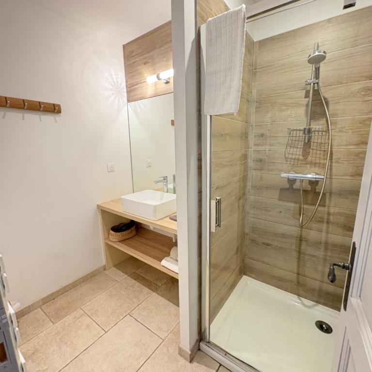 Holiday in Arles: Appartement de l'Amphithéâtre - Apartamento de 1 dormitorio - 3