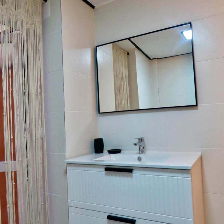 La Muralla Loft - One-Bedroom Apartment - 10