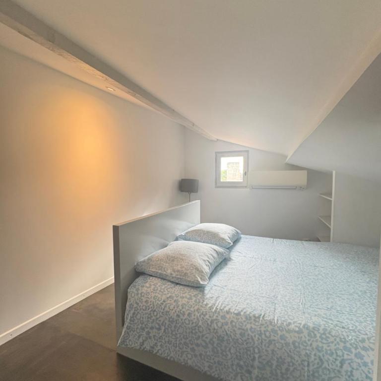 Holiday in Arles -Appartement du Théâtre Antique - One-Bedroom Apartment with Mezzanine - 7
