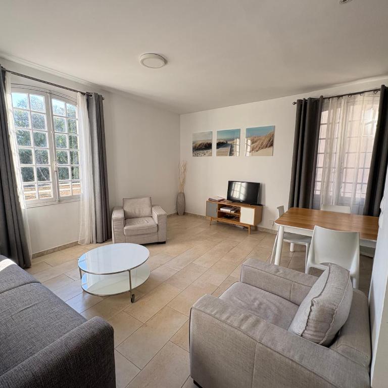 Holiday in Arles -Appartement du Théâtre Antique - One-Bedroom Apartment - 11