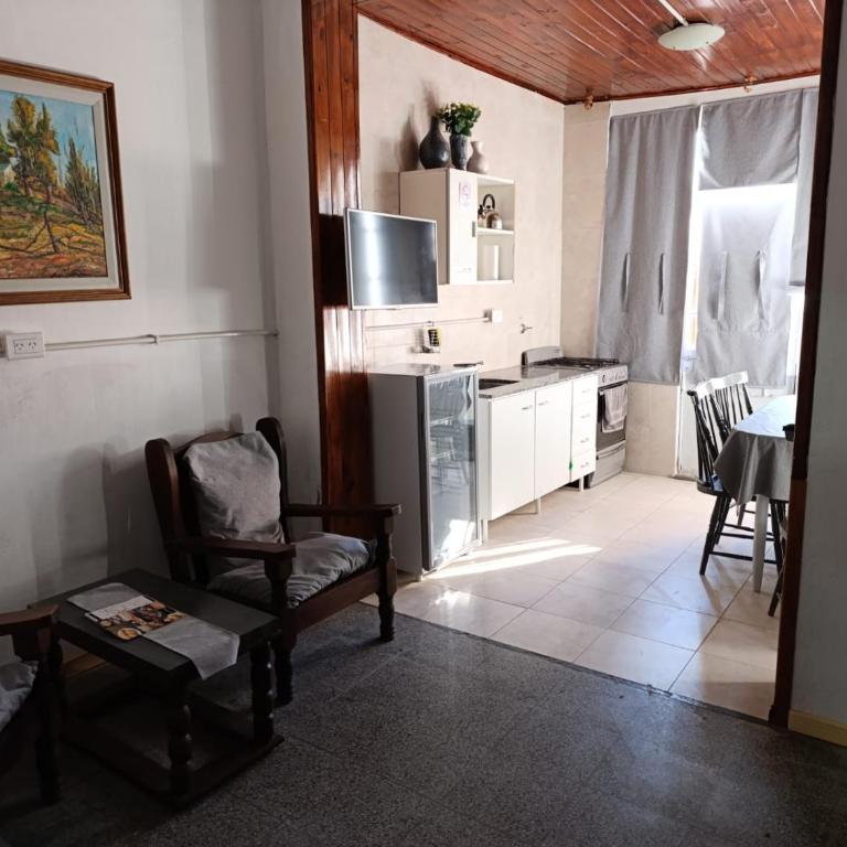 4 de abril Tandil- Zona Centro - Apartamento de 2 dormitorios - 4