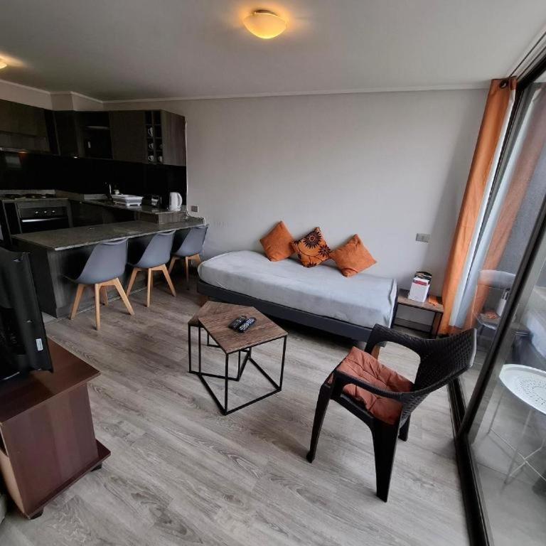Loica Host - Smart - Two-Bedroom Apartment with Balcony - 2