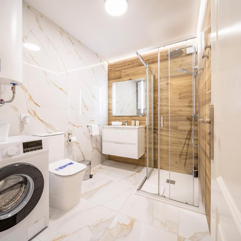 Skyview Apartment - Two-Bedroom Apartment - 20