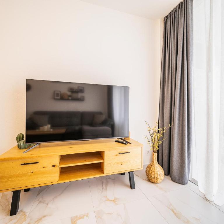 Skyview Apartment - Two-Bedroom Apartment - 10