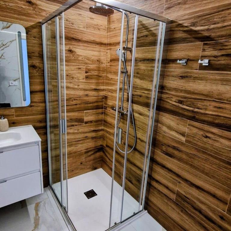 Skyview Apartment - Two-Bedroom Apartment - 24