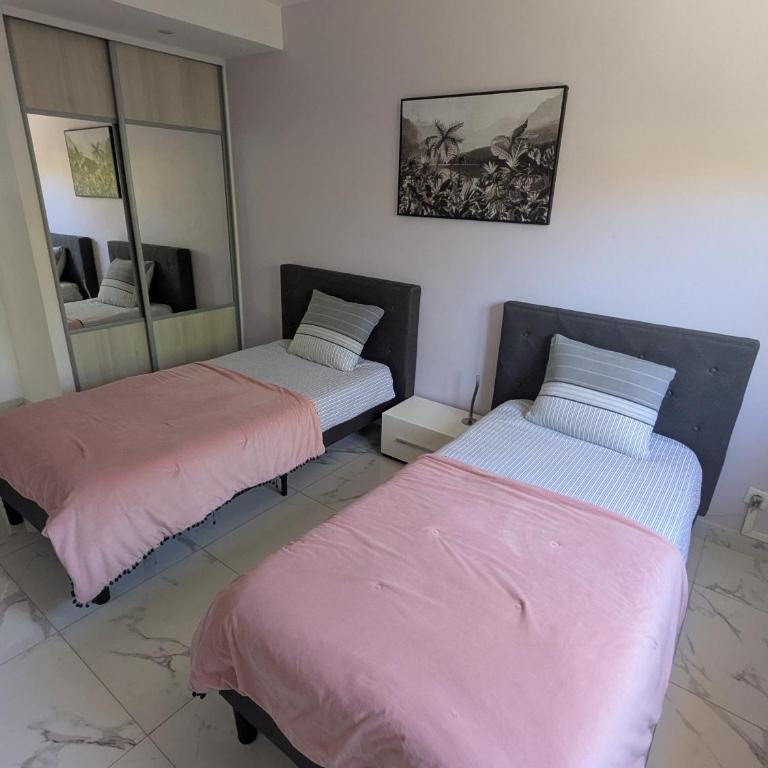 3 Pièces climatisé en rez de jardin avec piscine - Appartement 2 Chambres - 14