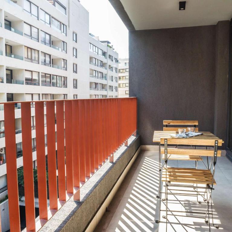 Charming Urban Retreat for Three in Las Condes - Apartment - 2