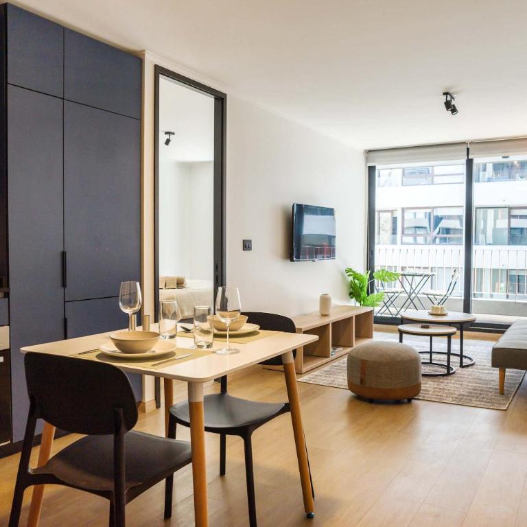 Charming Urban Retreat for Three in Las Condes - Apartment - 6