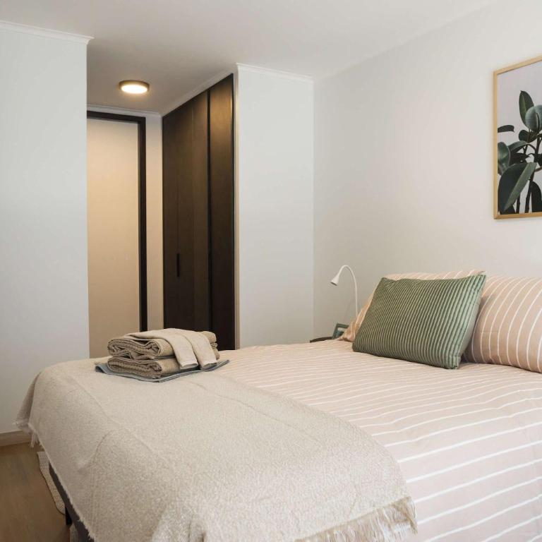 Charming Urban Retreat for Three in Las Condes - Apartment - 14