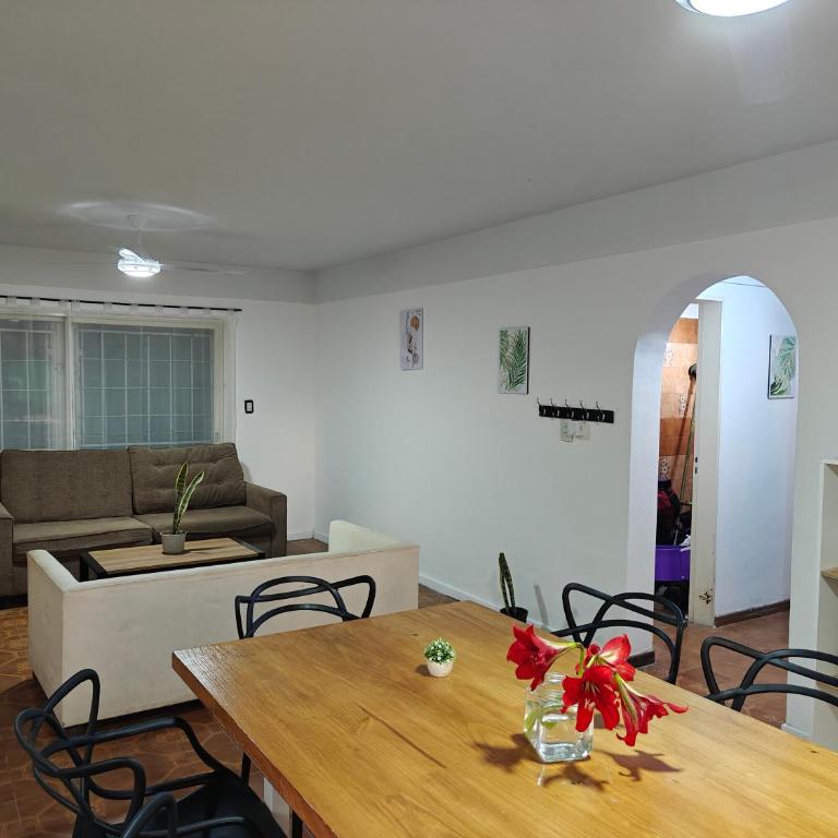 Complejo La Paz Casa de Campo- Dos casas ambas con piscina - Eight-Bedroom House - 3