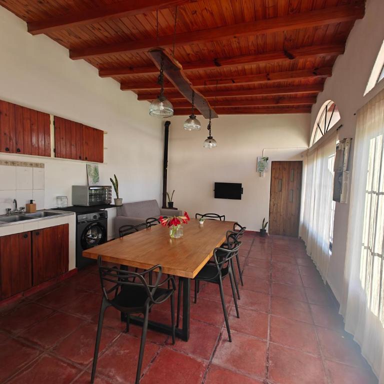 Complejo La Paz Casa de Campo- Dos casas ambas con piscina - Eight-Bedroom House - 20
