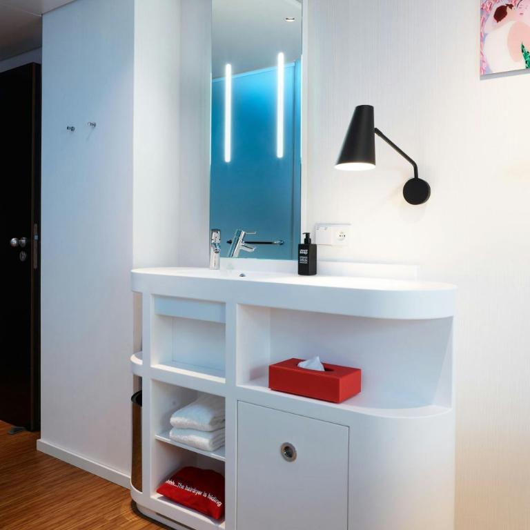 citizenM Paris Champs-Élysées - Chambre Lit King-Size - 4
