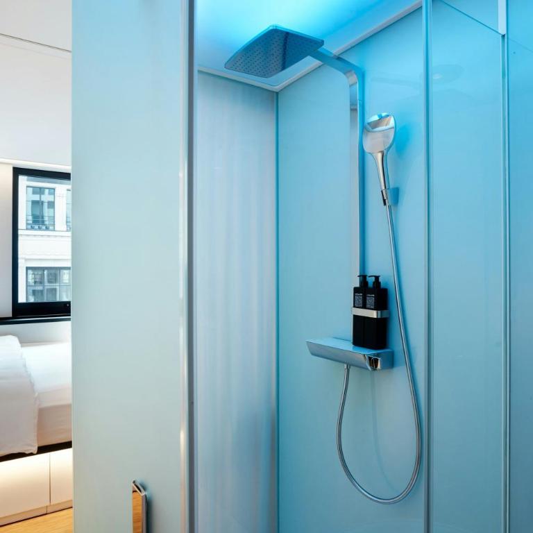 citizenM Paris Champs-Élysées - Chambre Lit King-Size - 9