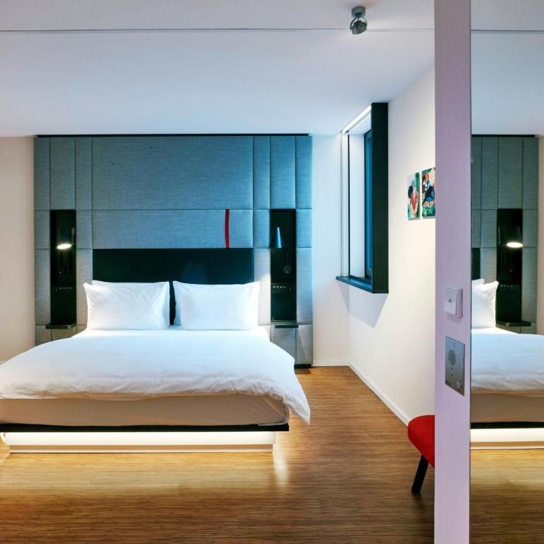citizenM Paris Champs-Élysées - Chambre Lit King-Size Accessible aux Personnes à Mobilité Réduite - 2