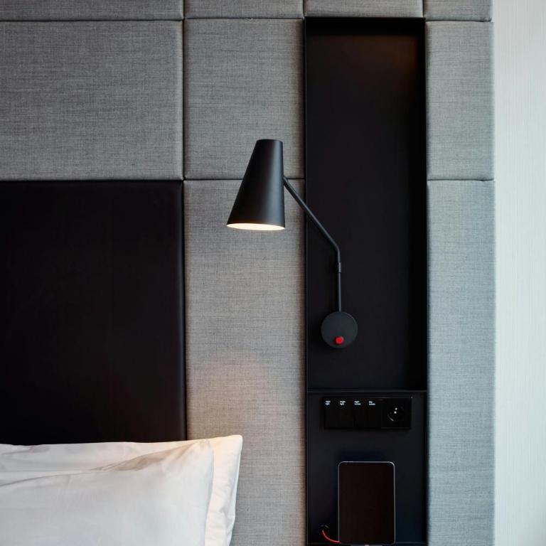 citizenM Paris Opera - Chambre Lit King-Size Accessible aux Personnes à Mobilité Réduite - 6