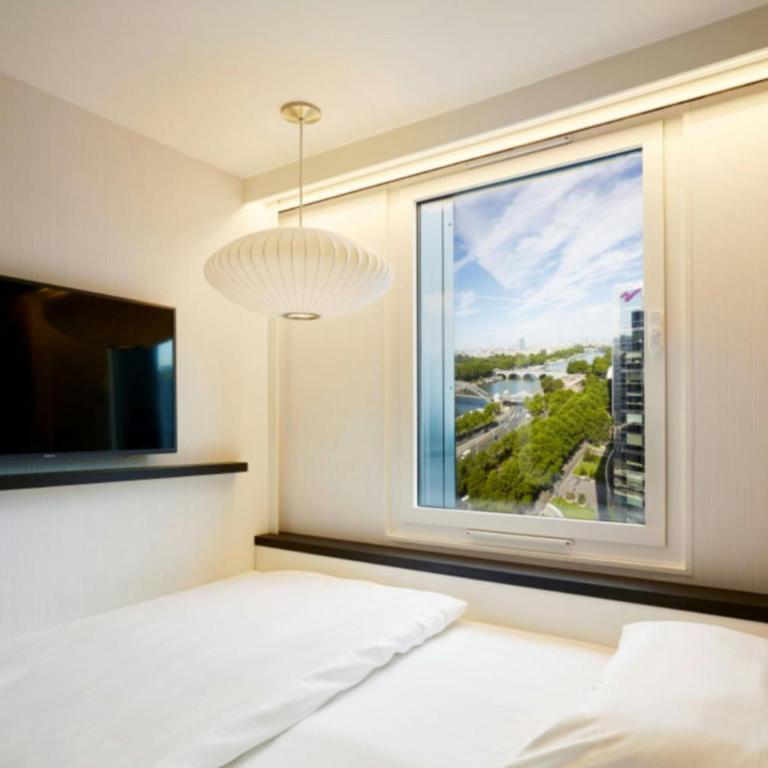 citizenM Paris Gare de Lyon - Chambre Lit King-Size - Vue Premium - 1
