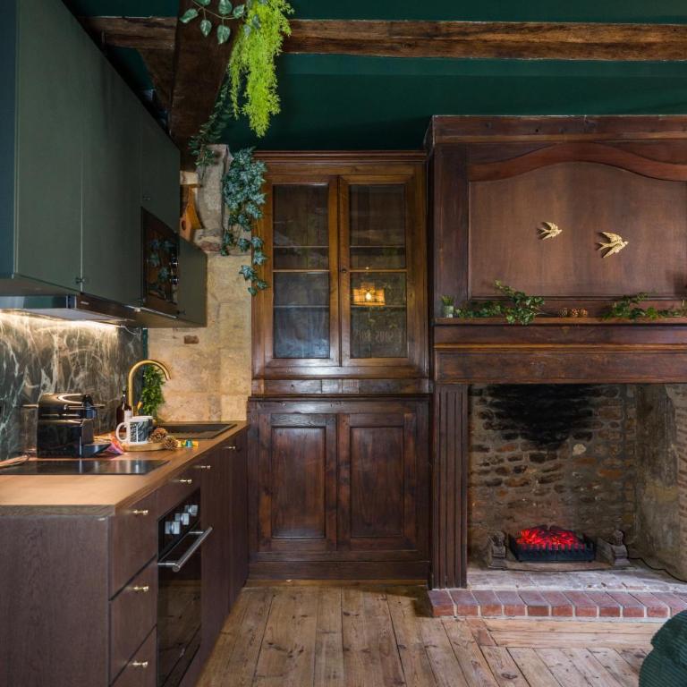 Suite "Sous-Bois", cocon nature au coeur historique - Studio-Apartment mit Queensize-Bett - 16
