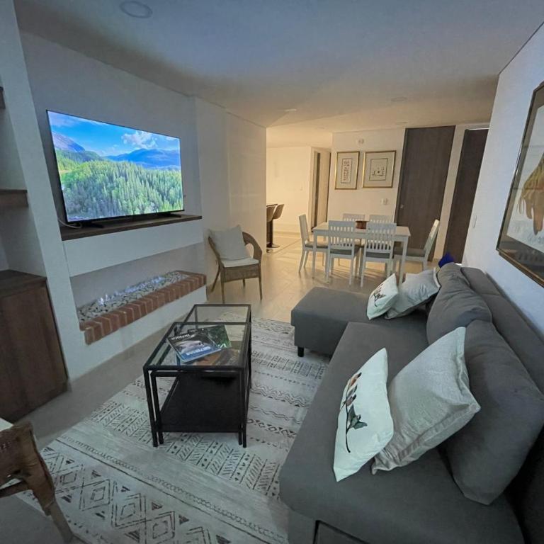 Exclusivo apartamento con vista al lago Sochagota - Three-Bedroom Apartment - 4