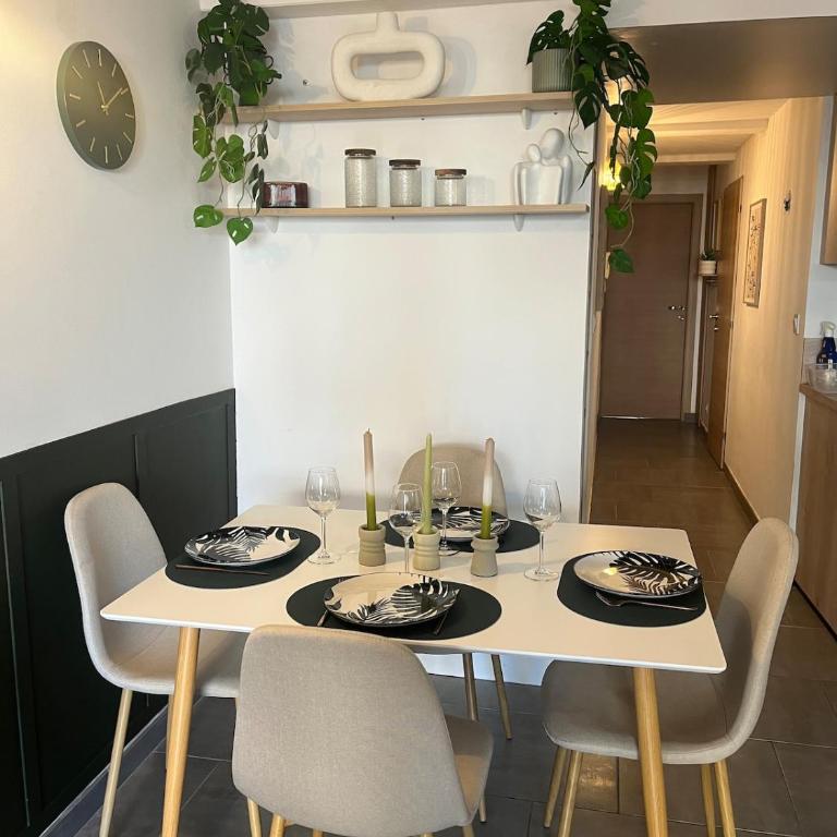 L'Odelisle Appartement plein centre avec terrasse - One-Bedroom Apartment - 2