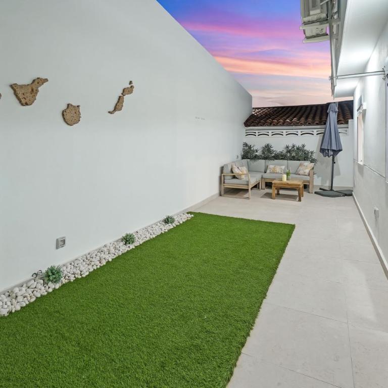La Casita de Emily - Reformada, bien situada y con piscina amplia - Casa de 2 dormitorios - 50