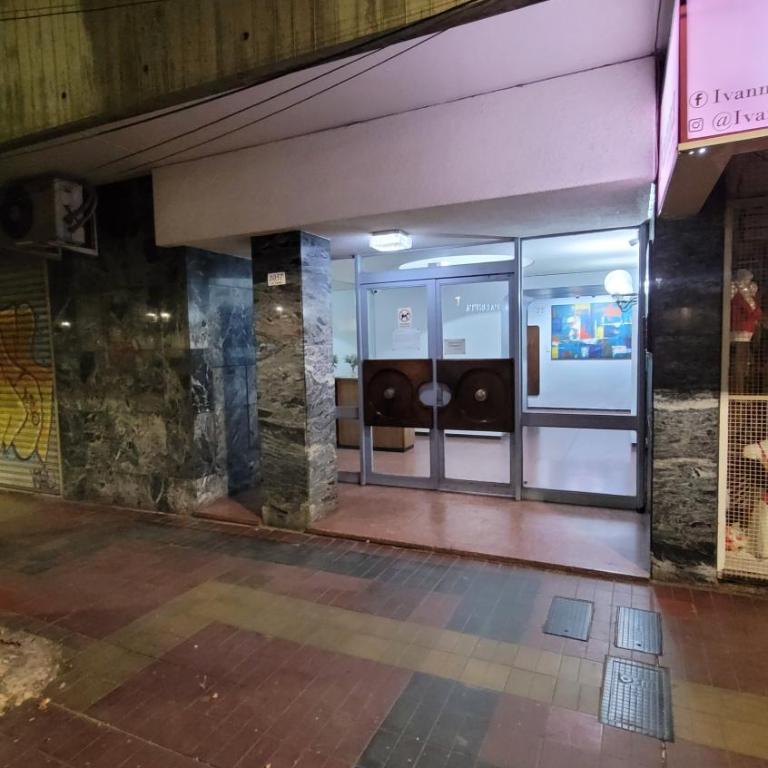 Departamento excepcional a metros de Peatonal en pleno centro - Apartamento de 2 dormitorios - 2