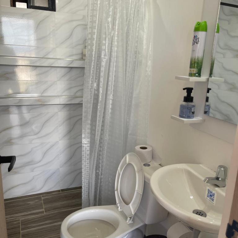 Apartamento completo cómodo con vista y todo cerca CC VIVA - Two-Bedroom Apartment - 11