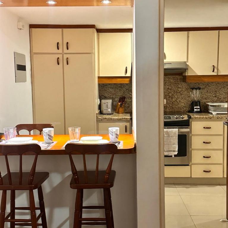 Suite Ejecutiva full equipo en Los Palos Grandes - One-Bedroom Apartment - 4