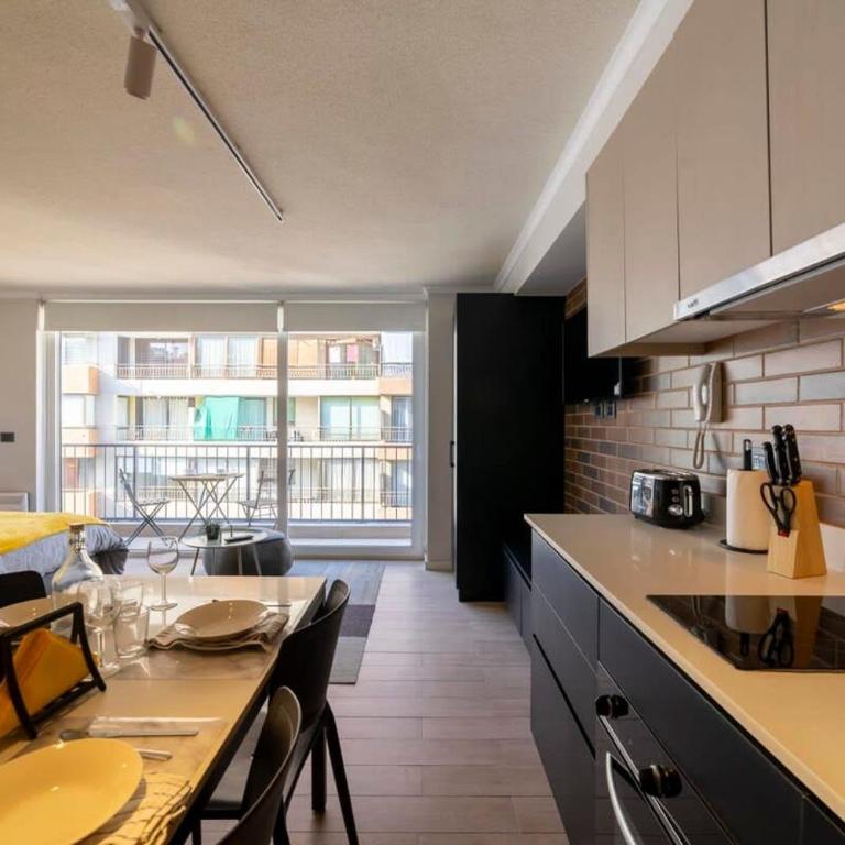 Chic Studio Retreat Steps from Costanera Center - Studio - 7