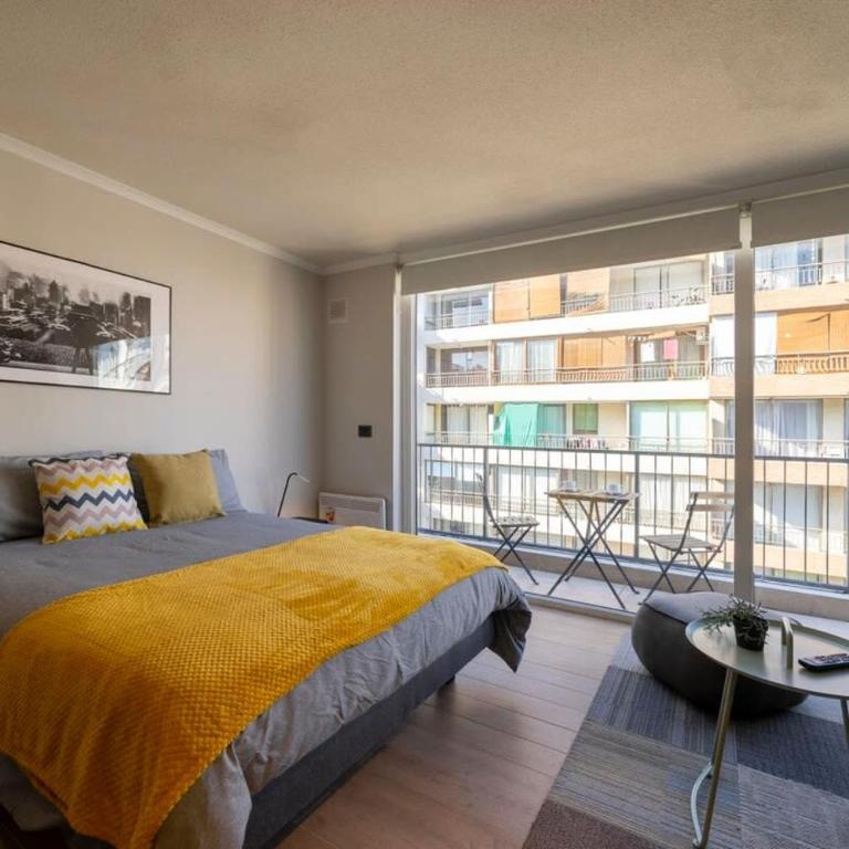 Chic Studio Retreat Steps from Costanera Center - Studio - 6