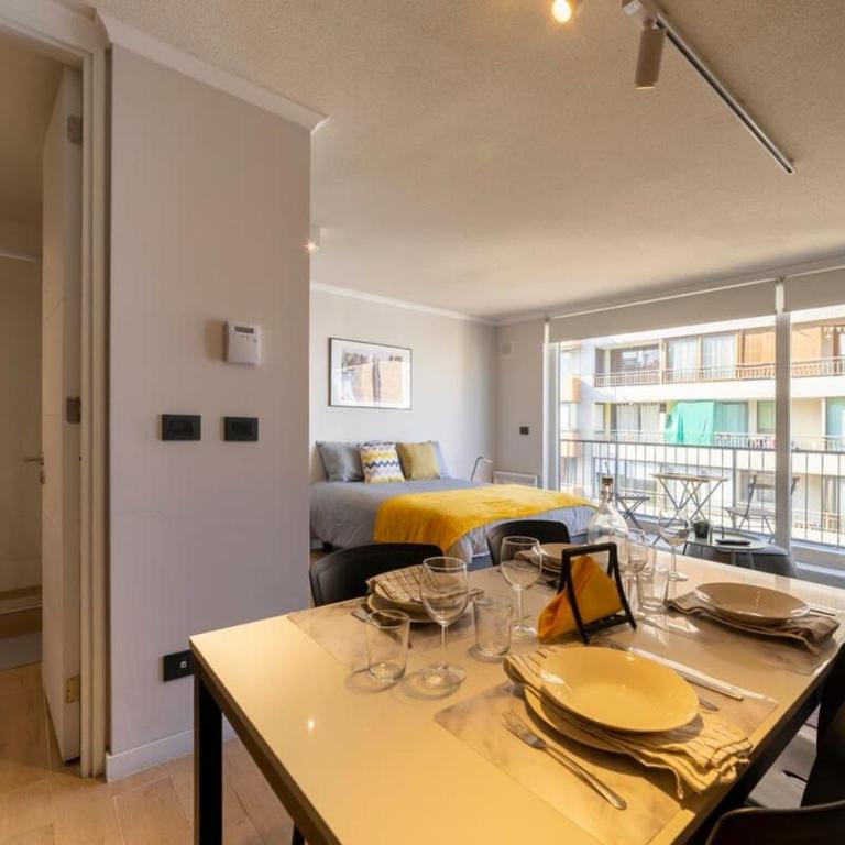Chic Studio Retreat Steps from Costanera Center - Studio - 11