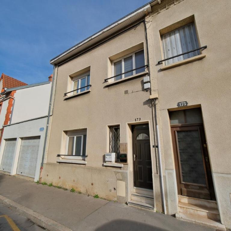 Suite & Spa - Jacuzzi - Sauna - Appartement 1 Chambre avec Baignoire Spa - 35