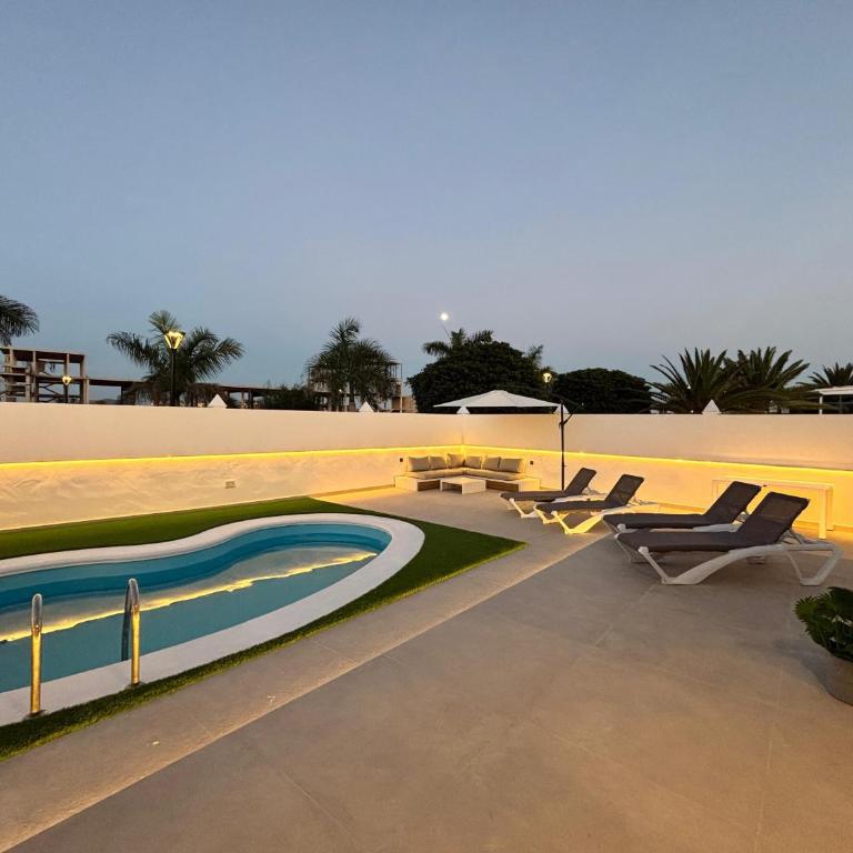 LAS MAGNOLIAS- Villa with Private Pool & BBQ - Three-Bedroom Apartment - 4