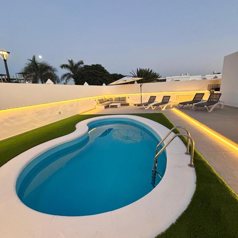 LAS MAGNOLIAS- Villa with Private Pool & BBQ - Three-Bedroom Apartment - 6