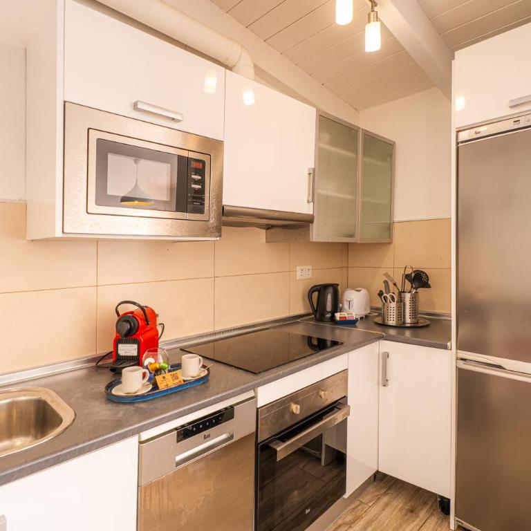 LAS MAGNOLIAS- Villa with Private Pool & BBQ - Three-Bedroom Apartment - 19