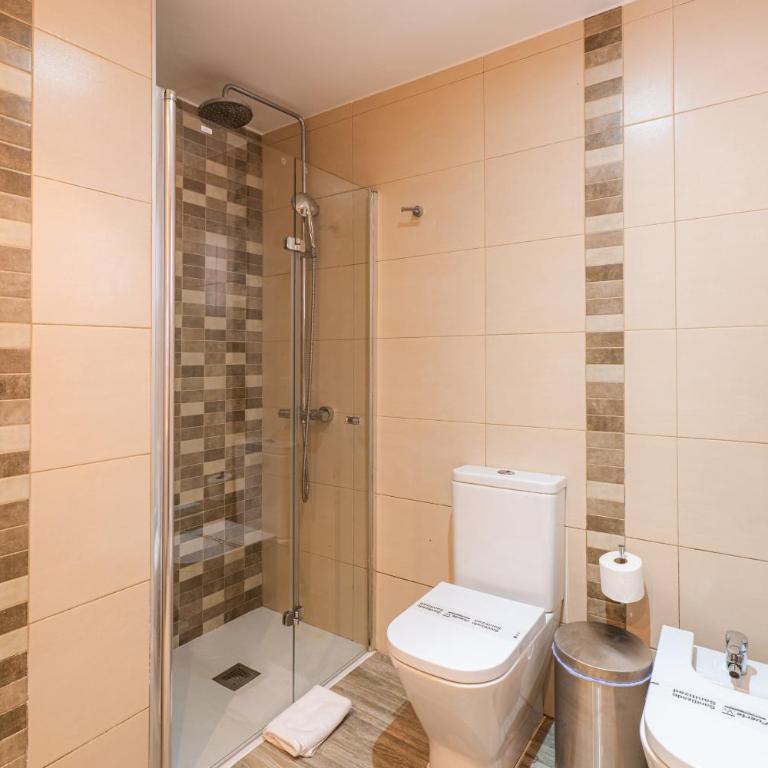 LAS MAGNOLIAS- Villa with Private Pool & BBQ - Three-Bedroom Apartment - 24