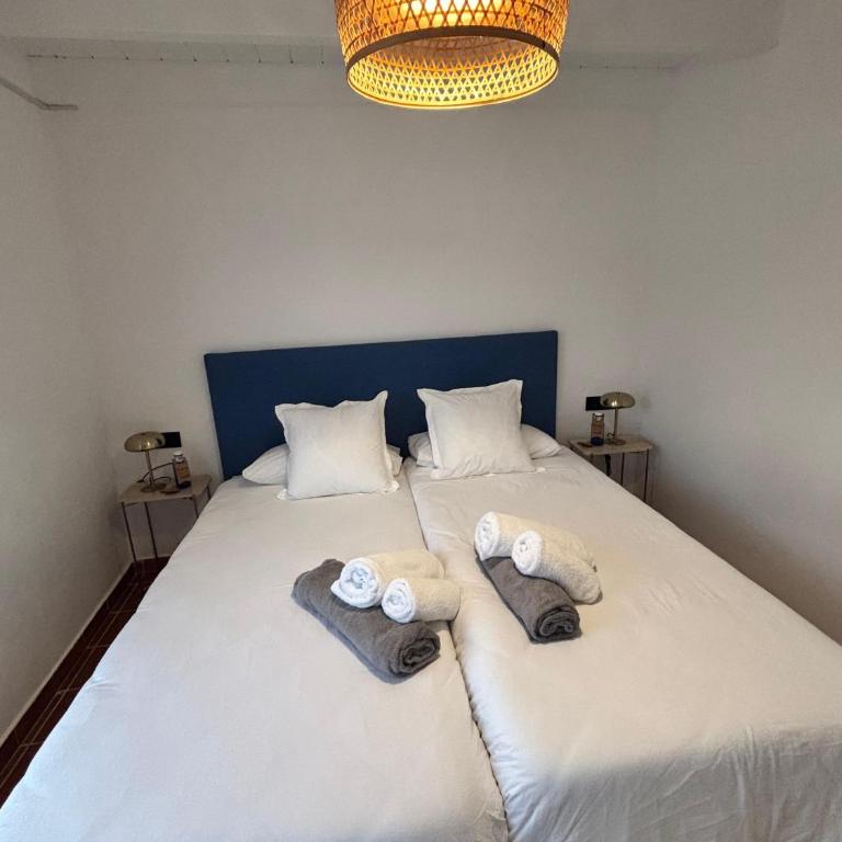 LAS MAGNOLIAS- Villa with Private Pool & BBQ - Three-Bedroom Apartment - 33