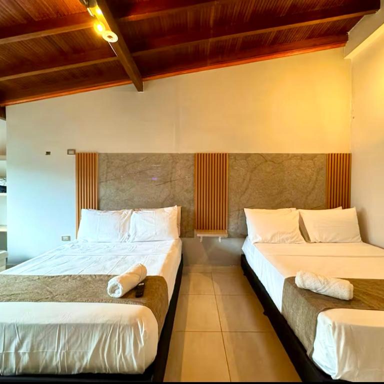 Urbanity Living - Habitación Doble Deluxe - 2 camas dobles - 7