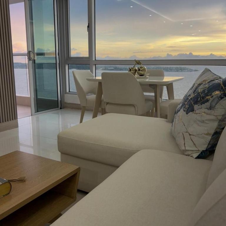 Apartamento en Palmetto sunset frente al mar piso 20 - Three-Bedroom Apartment - 12