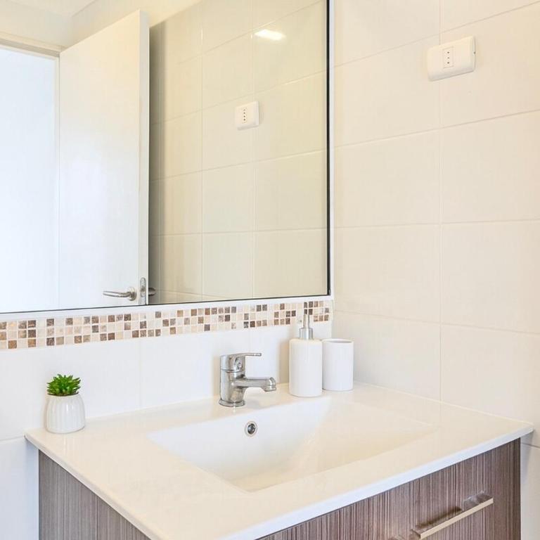 Apartment steps from the beach, 3D-2B and elevator - Three-Bedroom Apartment - 6