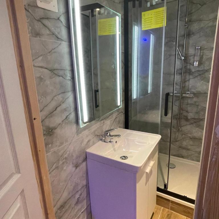 Confort Appart 2 - Appartement avec Douche - 3
