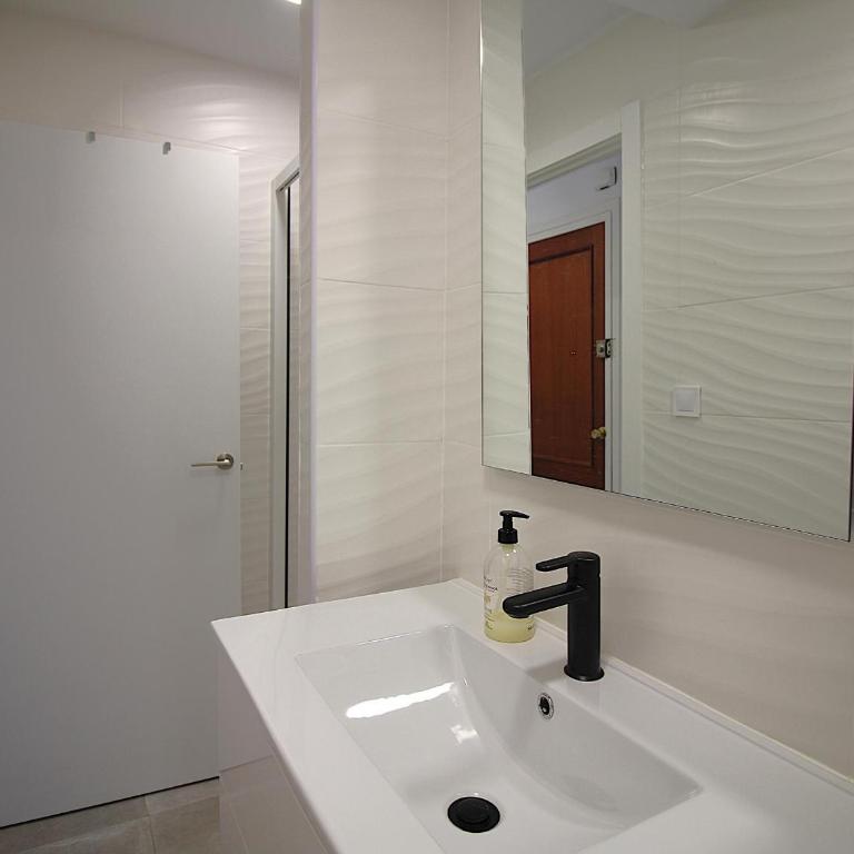 Apartamento reformado 50m de la playa de Grifeu - ES-228-204 - Apartamento - 10