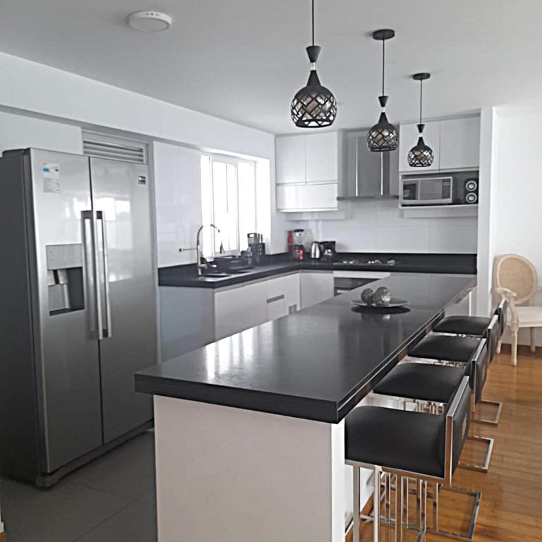 Apartment modern full 3BR near Larcomar, Miraflores, Lima, Peru Sunset all days - Three-Bedroom Apartment with Water View - 22