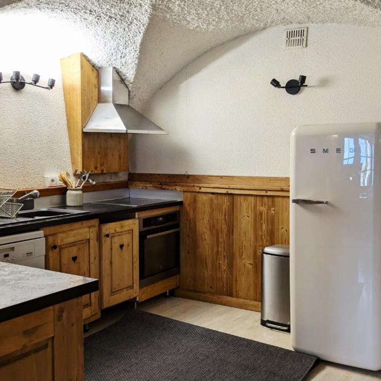 Appartement atypique avec cheminée et parking au centre de La Plagne Montalbert - FR-1-755-46 - Apartment - 8