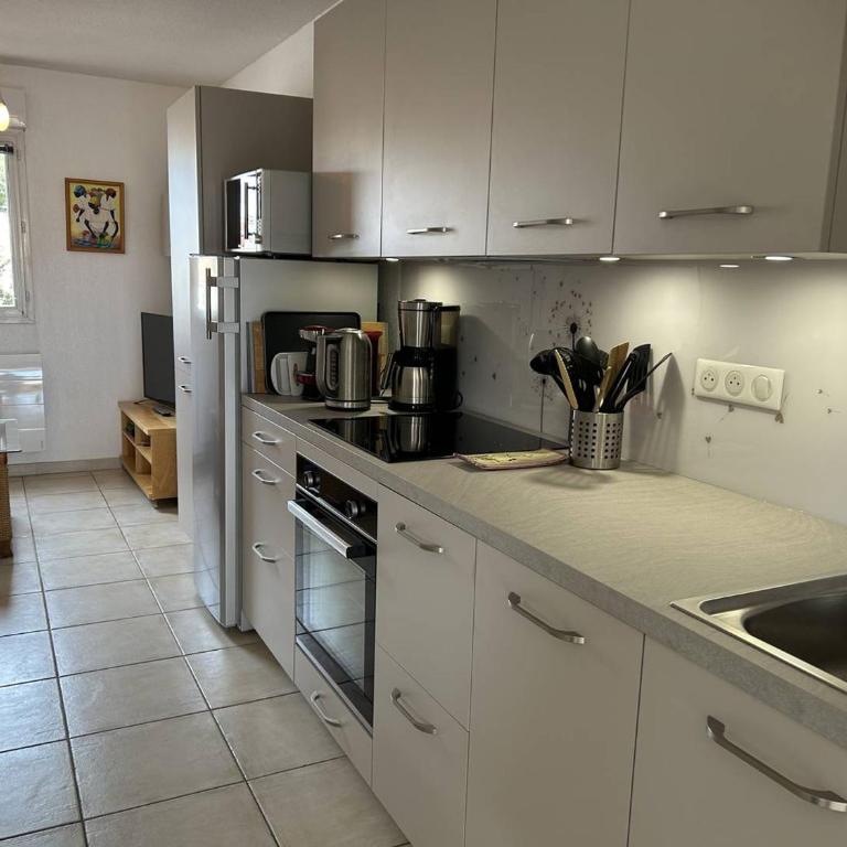 Duplex 3 pièces, 6 couchages, proche plage, parking, Le Lavandou - FR-1-251-873 - Apartment - 7