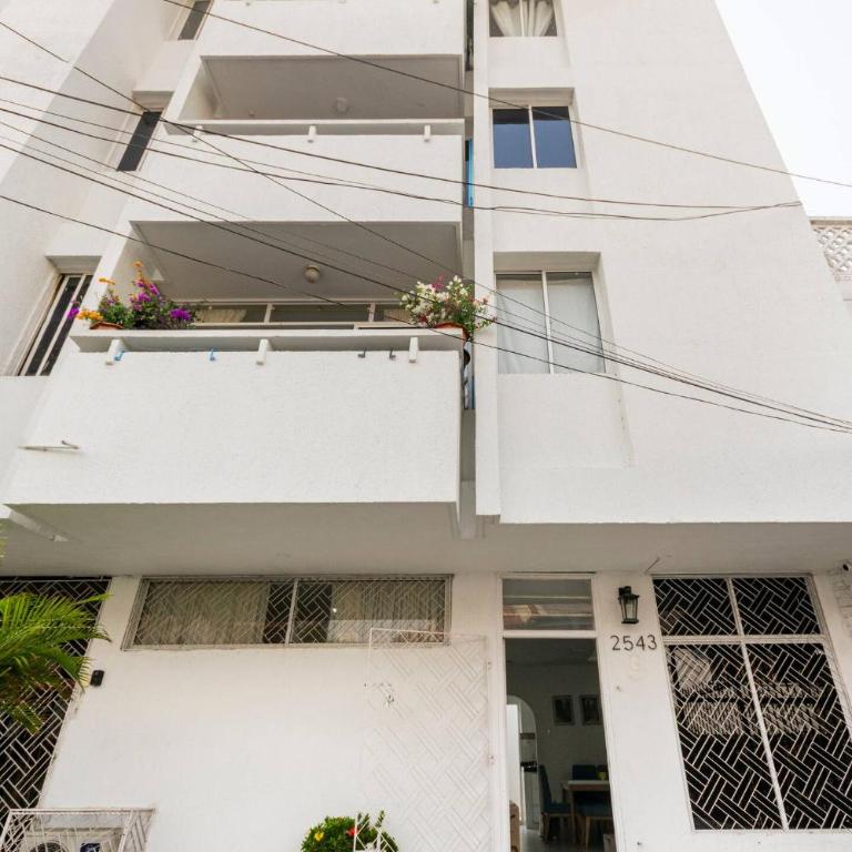 Hermoso apartamento en manga piso 3 - Two-Bedroom Apartment - 13