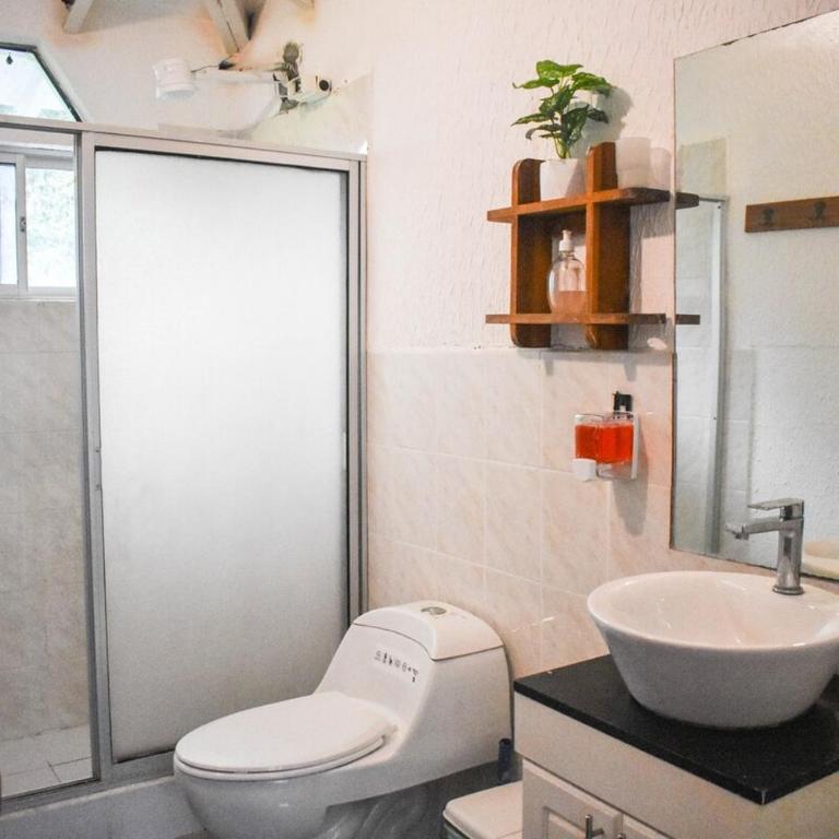Ideal para turistas que viajan con familia o amigos - Two-Bedroom Apartment with Terrace and Sea View - 16