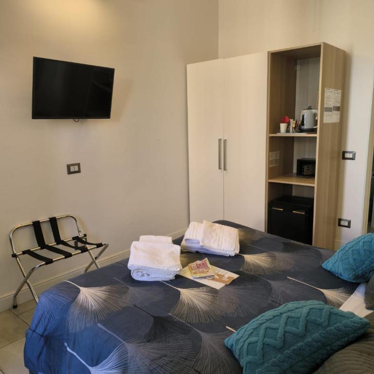 Castel Sant' Angelo Suites - Vatican - City center - Direct bus stop to and from Fiumicino Apt - Double Room with Private Bathroom - 6