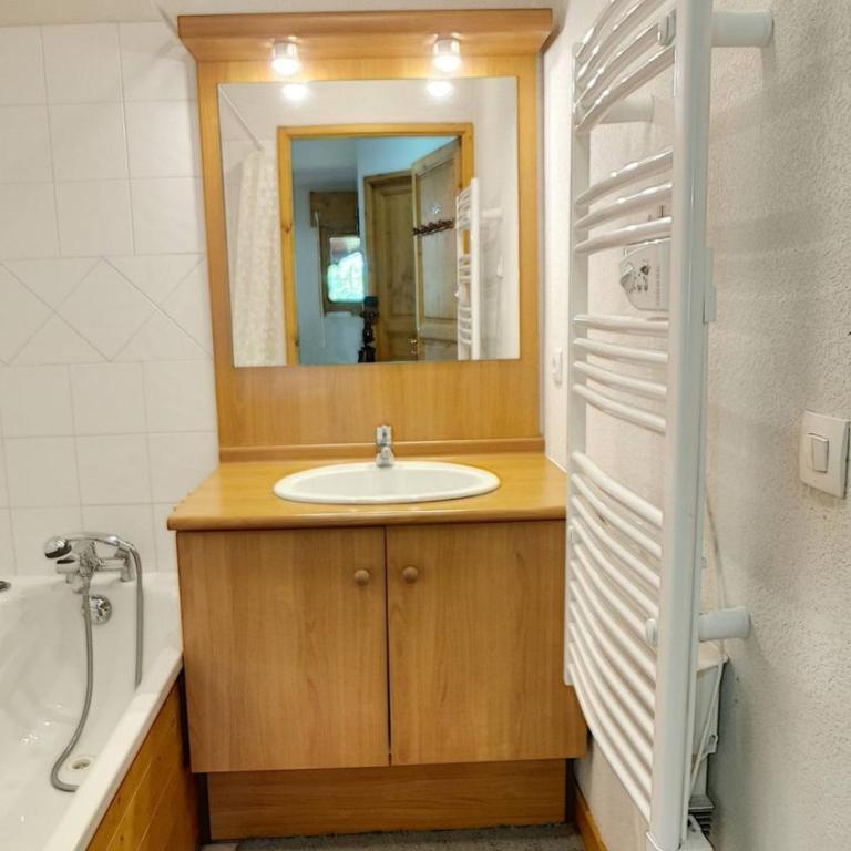 2 cmc313 appartement 6 personnes centre du village - Appartement 2 Chambres avec Balcon - 6